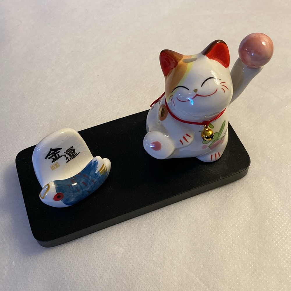 ⭐️HOST PICK⭐️ NWOT - Adorable Maneki Neko Fortune Lucky Cat Business Card Holder
